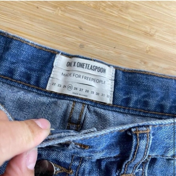 One Teaspoon Free People Bandits Shorts Cut Off Button Fly Roll Hem Denim Sz 25 - Picture 8 of 12